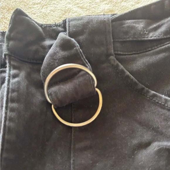 Hollister Ultra High Rise Belted Mom Short 3" - Picture 6 of 9